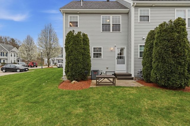10 Merrimac Way H, Tyngsborough, MA 01879