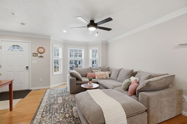 10 Merrimac Way H, Tyngsborough, MA 01879