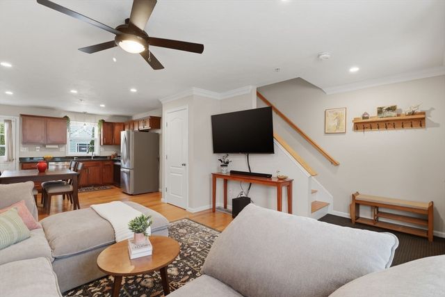 10 Merrimac Way H, Tyngsborough, MA 01879
