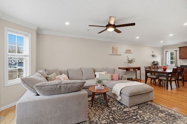 10 Merrimac Way H, Tyngsborough, MA 01879
