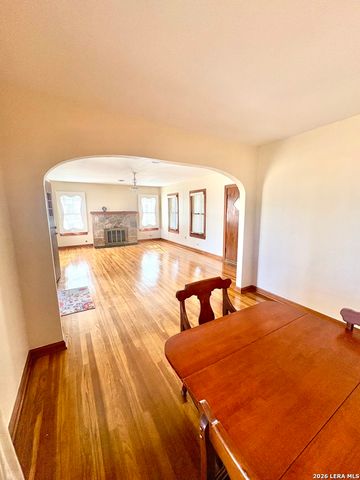 2106 STEVES AVE, San Antonio, TX 78210