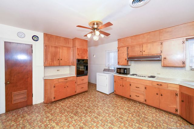 2106 STEVES AVE, San Antonio, TX 78210