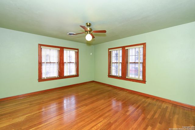 2106 STEVES AVE, San Antonio, TX 78210