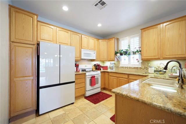 1168 Saguaro Rd, Beaumont, CA 92223