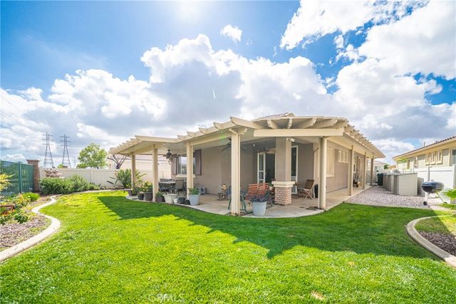 1168 Saguaro Rd, Beaumont, CA 92223