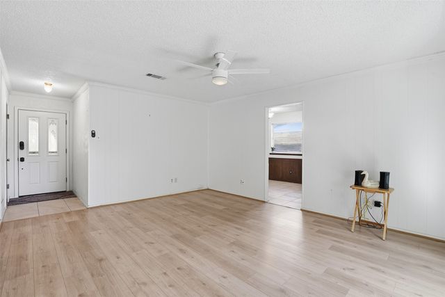 624 NW Barbara Lane, Burleson, TX 76028