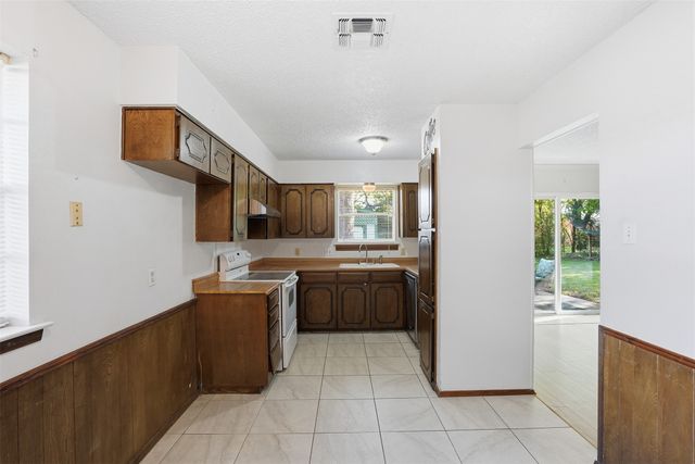 624 NW Barbara Lane, Burleson, TX 76028