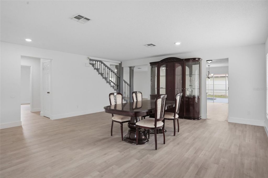 Image 11 of property listing at 1161 KEMPTON CHASE PARKWAY, Orlando, FL 32837