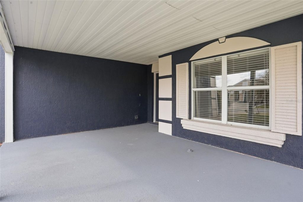 Image 5 of property listing at 1161 KEMPTON CHASE PARKWAY, Orlando, FL 32837