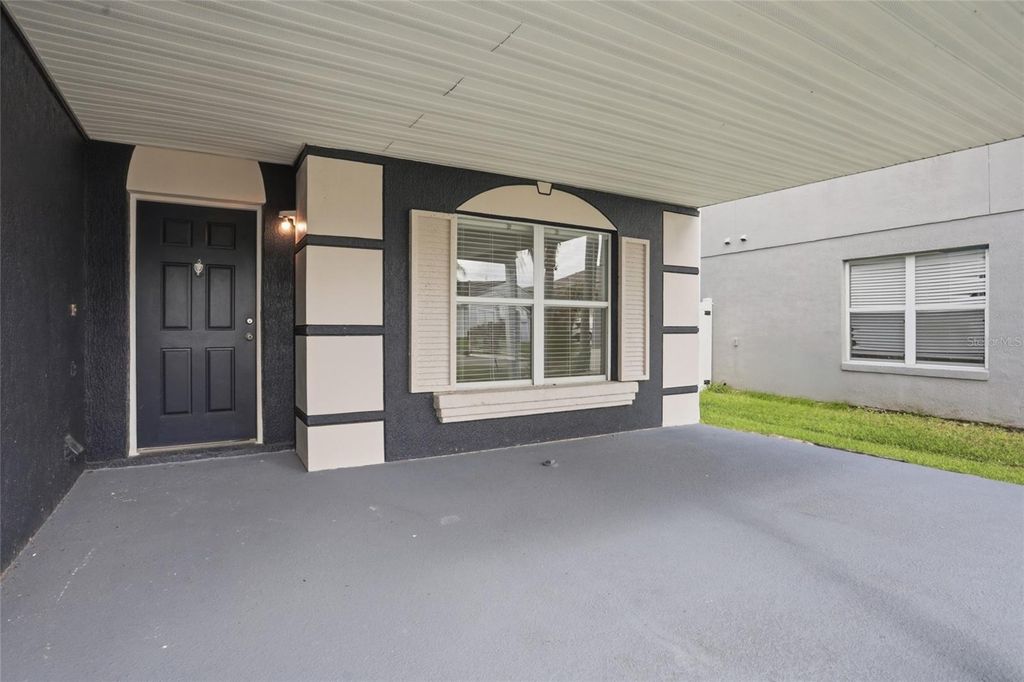 Image 6 of property listing at 1161 KEMPTON CHASE PARKWAY, Orlando, FL 32837