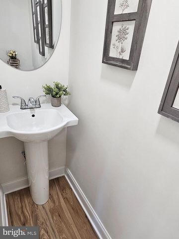 5 N LOCUST AVE, Marlton, NJ 08053