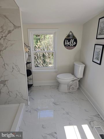 5 N LOCUST AVE, Marlton, NJ 08053