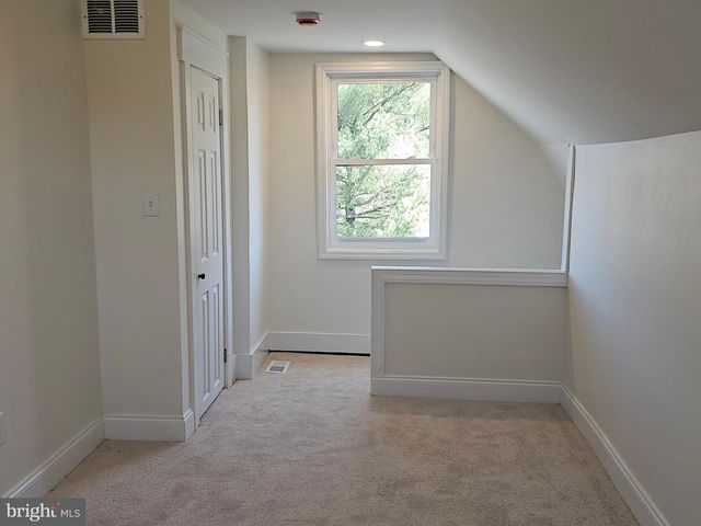 5 N LOCUST AVE, Marlton, NJ 08053