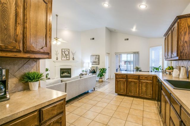 12852 Old Macgregor Lane, Fort Worth, TX 76244