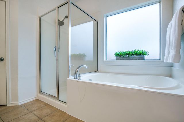 12852 Old Macgregor Lane, Fort Worth, TX 76244