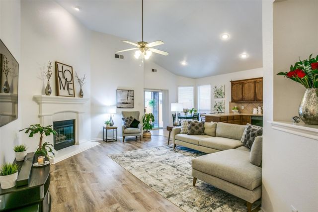 12852 Old Macgregor Lane, Fort Worth, TX 76244