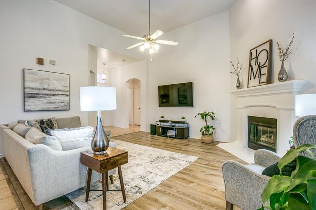 12852 Old Macgregor Lane, Fort Worth, TX 76244