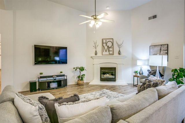 12852 Old Macgregor Lane, Fort Worth, TX 76244