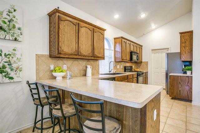 12852 Old Macgregor Lane, Fort Worth, TX 76244