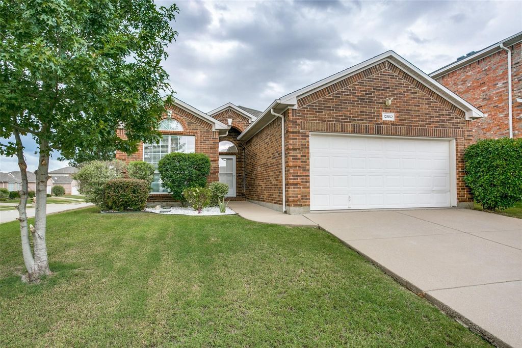 12852 Old Macgregor Lane, Fort Worth, TX 76244