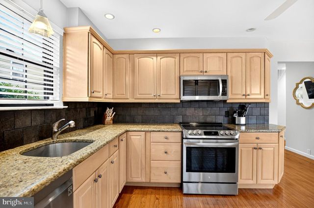 709 KINGS CROFT, Cherry Hill, NJ 08034