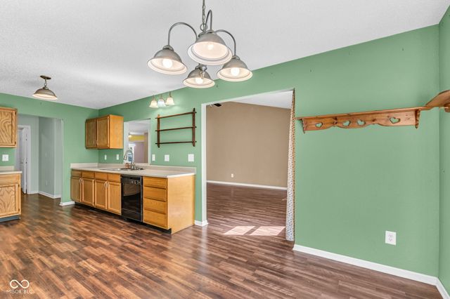 5462 Montavia Circle, Indianapolis, IN 46239
