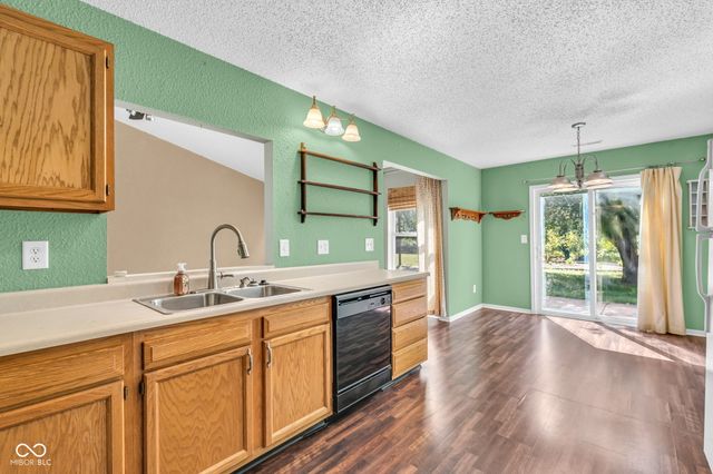 5462 Montavia Circle, Indianapolis, IN 46239