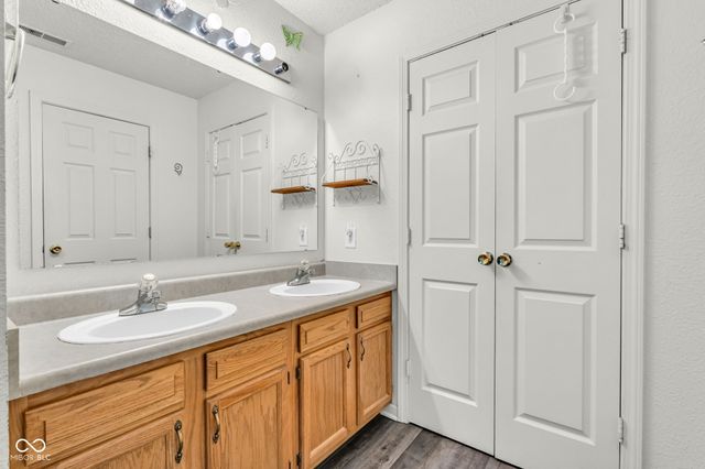 5462 Montavia Circle, Indianapolis, IN 46239