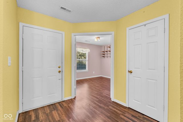 5462 Montavia Circle, Indianapolis, IN 46239