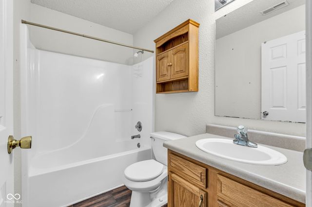 5462 Montavia Circle, Indianapolis, IN 46239