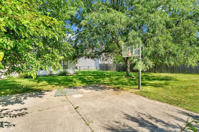 5462 Montavia Circle, Indianapolis, IN 46239