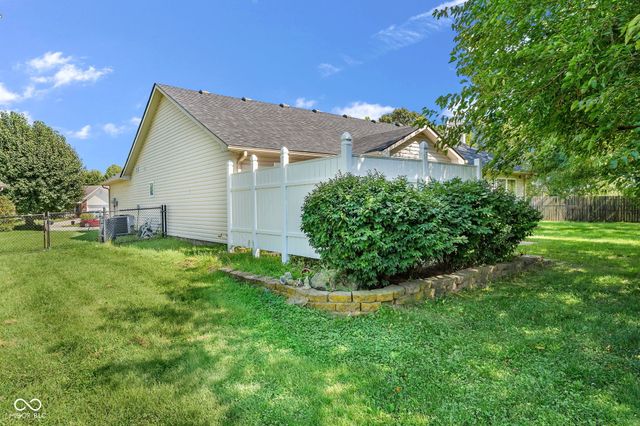 5462 Montavia Circle, Indianapolis, IN 46239