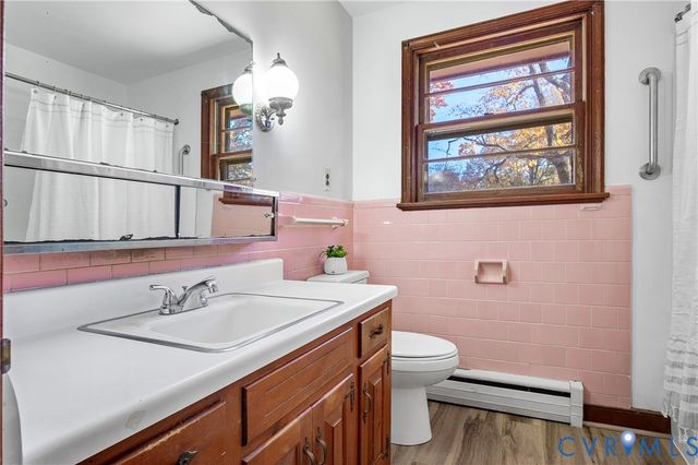 24 S Grove Ave, Highland Springs, VA 23075