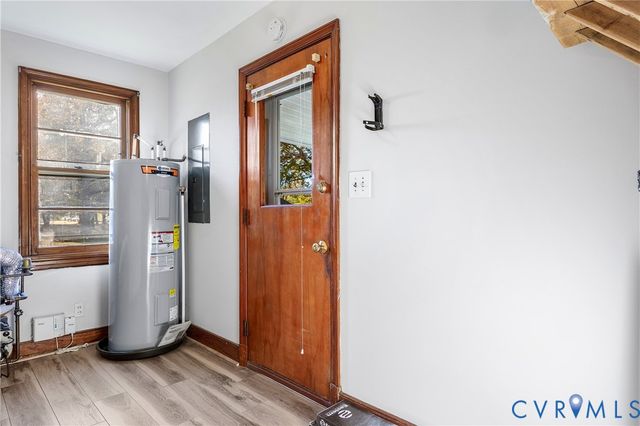 24 S Grove Ave, Highland Springs, VA 23075