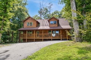 3250 Laurelwood Avenue, Sevierville, TN 37862