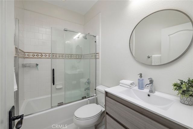 46 Woods Trail, Irvine, CA 92603