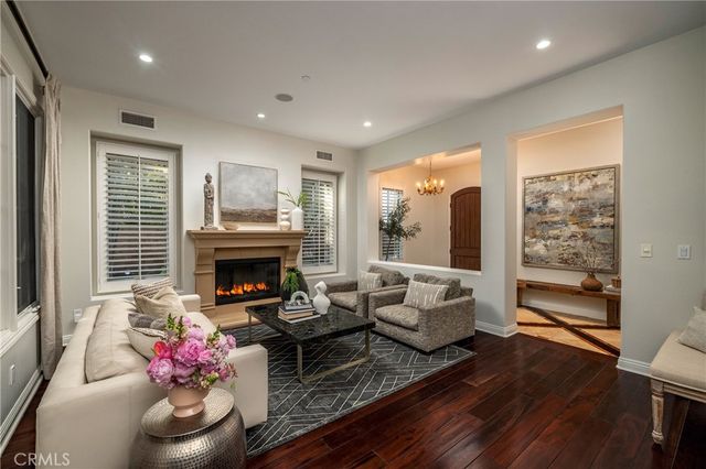 46 Woods Trail, Irvine, CA 92603