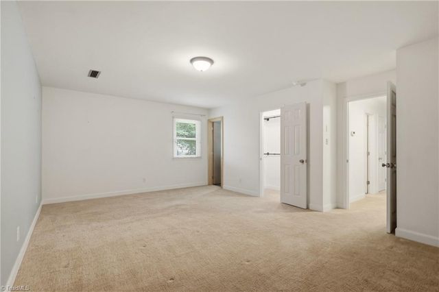 905 Northshore Court, High Point, NC 27265