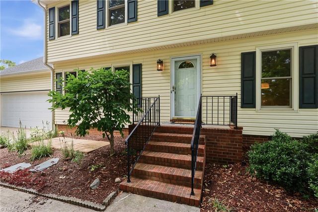 905 Northshore Court, High Point, NC 27265