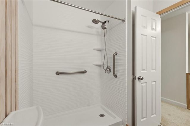 905 Northshore Court, High Point, NC 27265