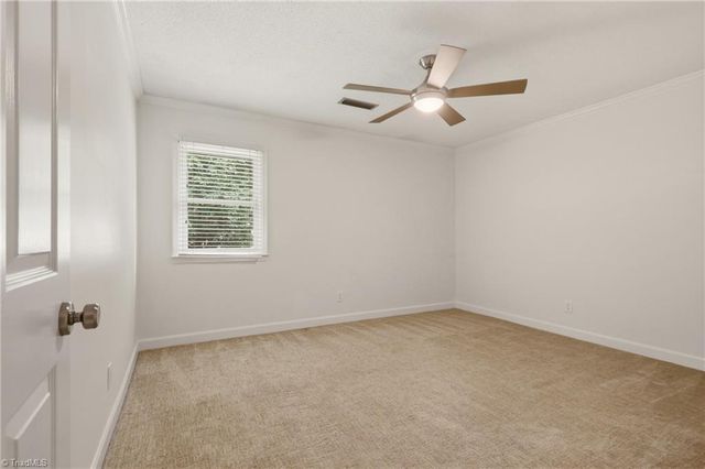 905 Northshore Court, High Point, NC 27265