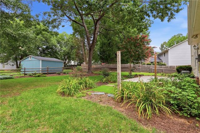 905 Northshore Court, High Point, NC 27265