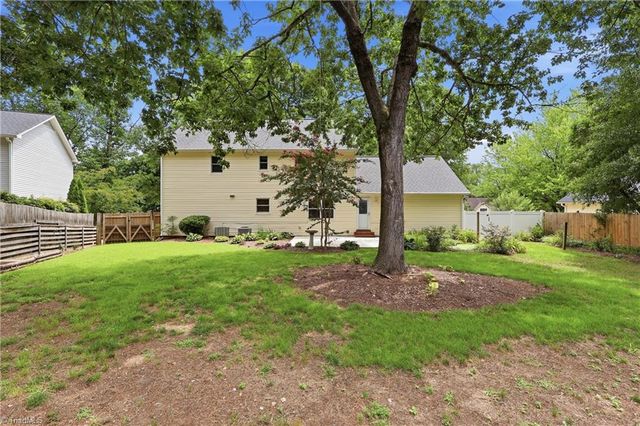 905 Northshore Court, High Point, NC 27265