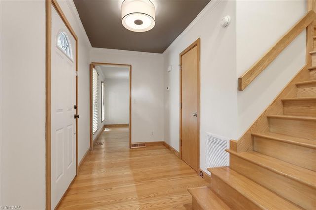 905 Northshore Court, High Point, NC 27265