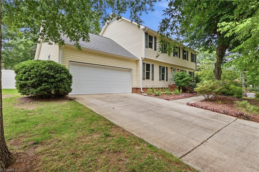 905 Northshore Court, High Point, NC 27265