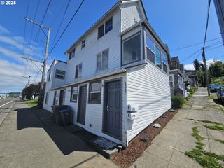 110 2ND St, Astoria, OR 97103