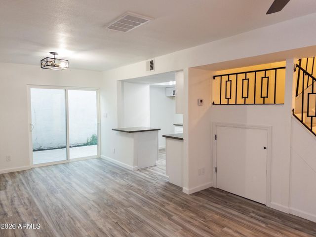 8588 E INDIAN SCHOOL Road D, Scottsdale, AZ 85251