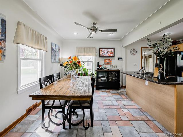 2751 Marlington Road, Waterford, MI 48329