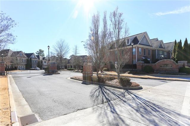 7395 Glisten Avenue, Atlanta, GA 30328