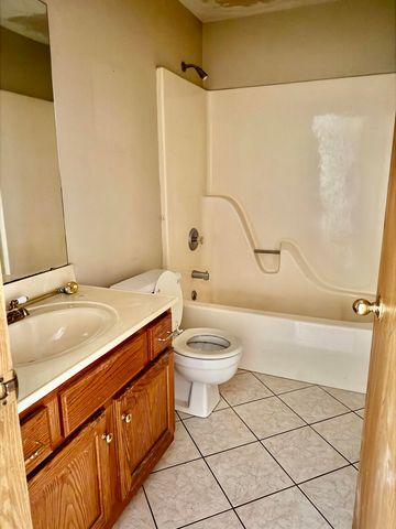 2955 W Knob Hill Street, Springfield, MO 65810